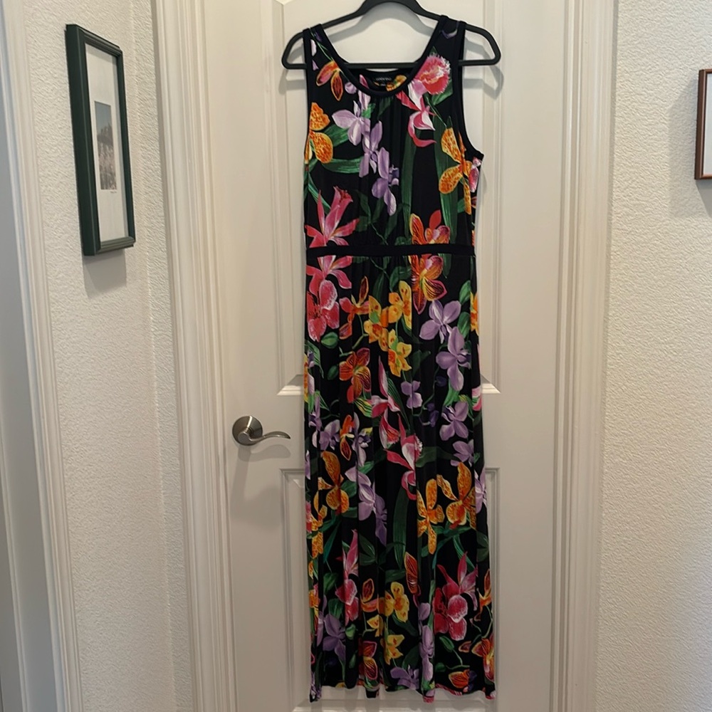 Size medium (10-12) Lands’ End swimsuit 🌺 coverup